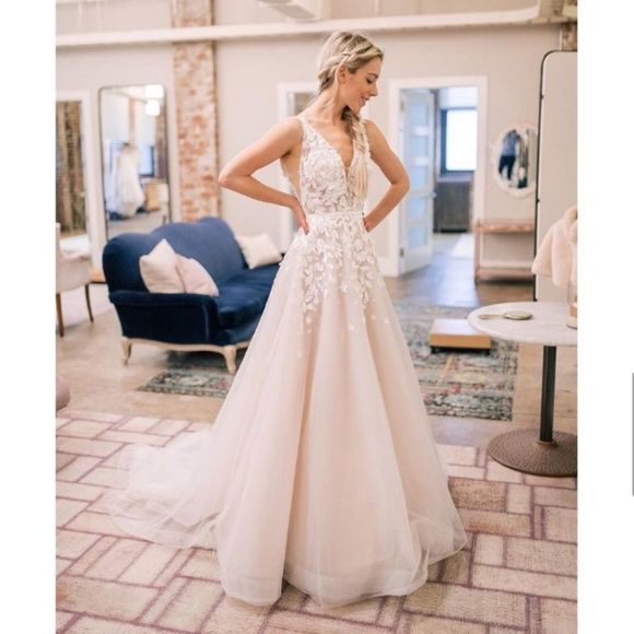 NEW! ✨ BHLDN Carmel Wedding Dress - Picture 4 of 16